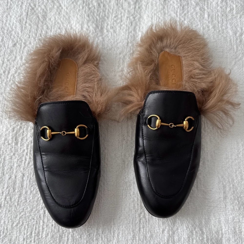 Gucci Black Leather Loafers with Gold Hardware and Brown Fur